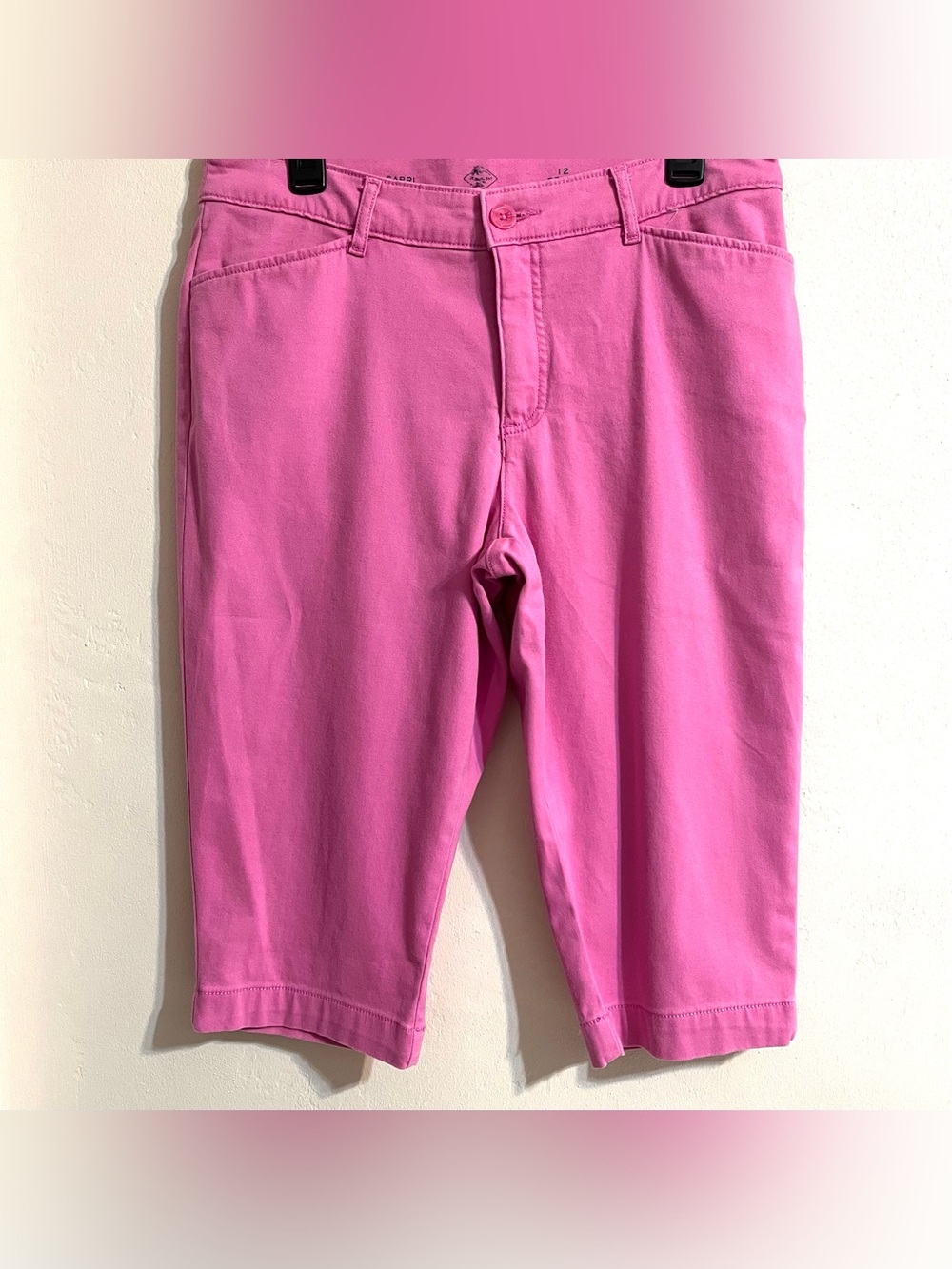 St. John’s Bay Pink Capri Pants Size 12P Secretly Slender Fuchsia Cropped